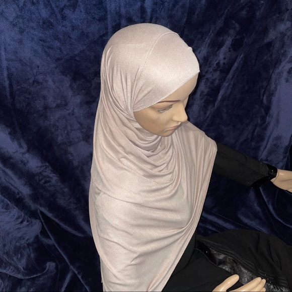 - Hijab - Made In Dubai UAE - Picture 8 of 8